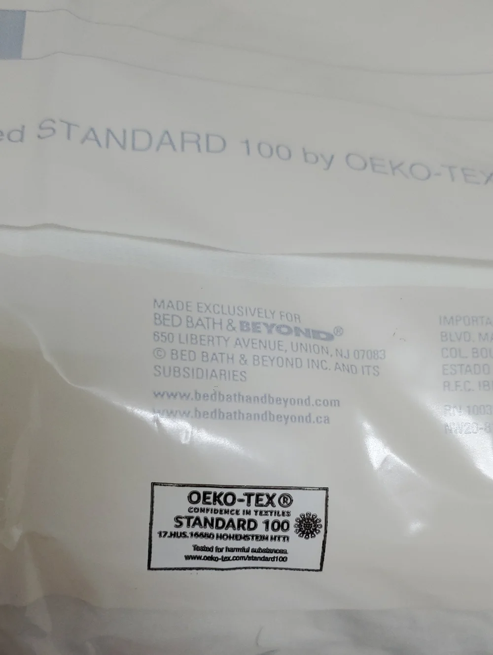 New Nestwell White Down Alternative King Soft Support 1 Pillow.